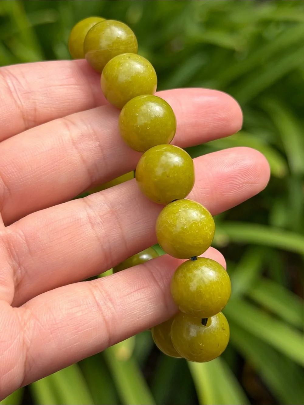 14mm Oliver Green Stretchable Xiuyu Jade Bracelet 2251